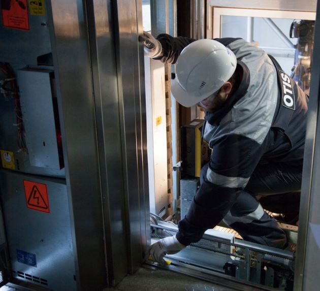 ОТИС Россия помогает восполнить нехватку высококвалифицированных кадров в лифтовой отрасли