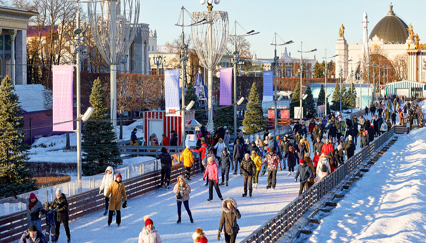 Самым популярным видом активного отдыха в новогодние каникулы стало катание на коньках